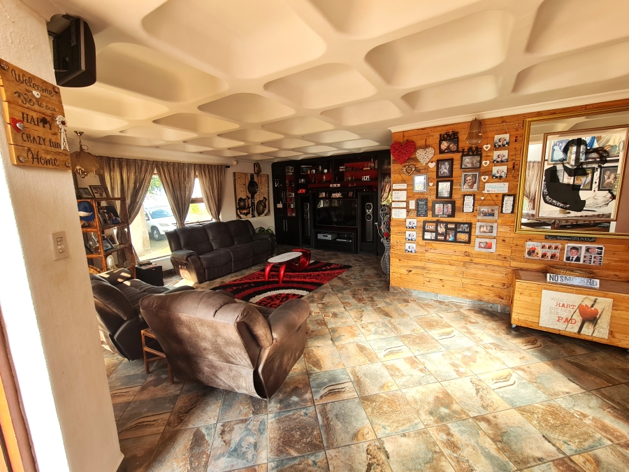 4 Bedroom Property for Sale in Ferreira Town Eastern Cape